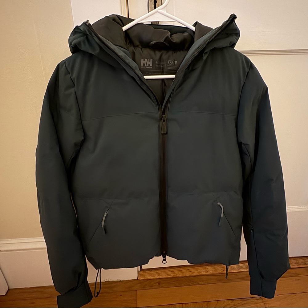 Helly Hansen Women’s Nora Short Puffy Ski Jacket